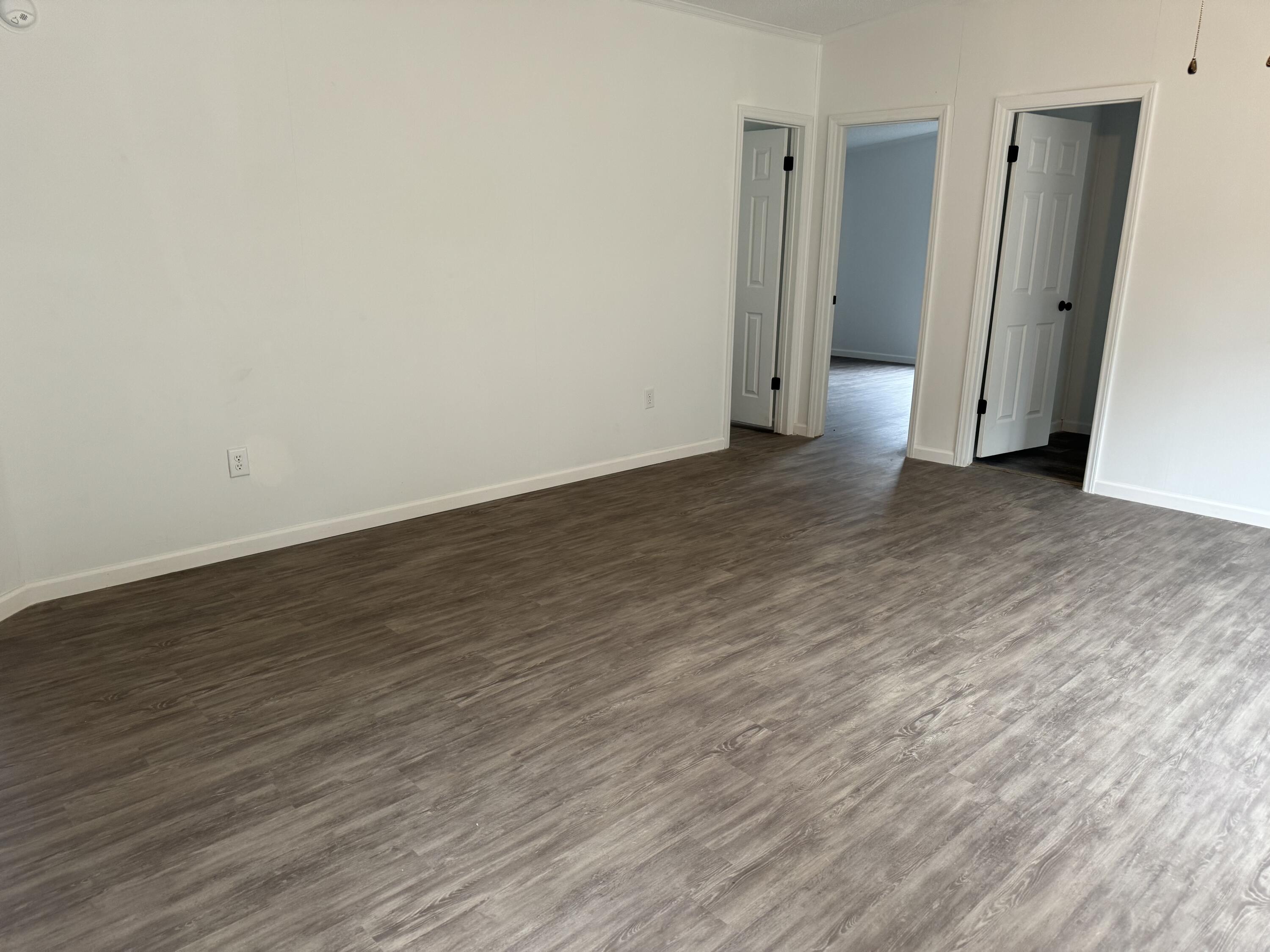 40 McDonald Road Wirtz, VA 24184 - Photo 4 of 26 Living Room