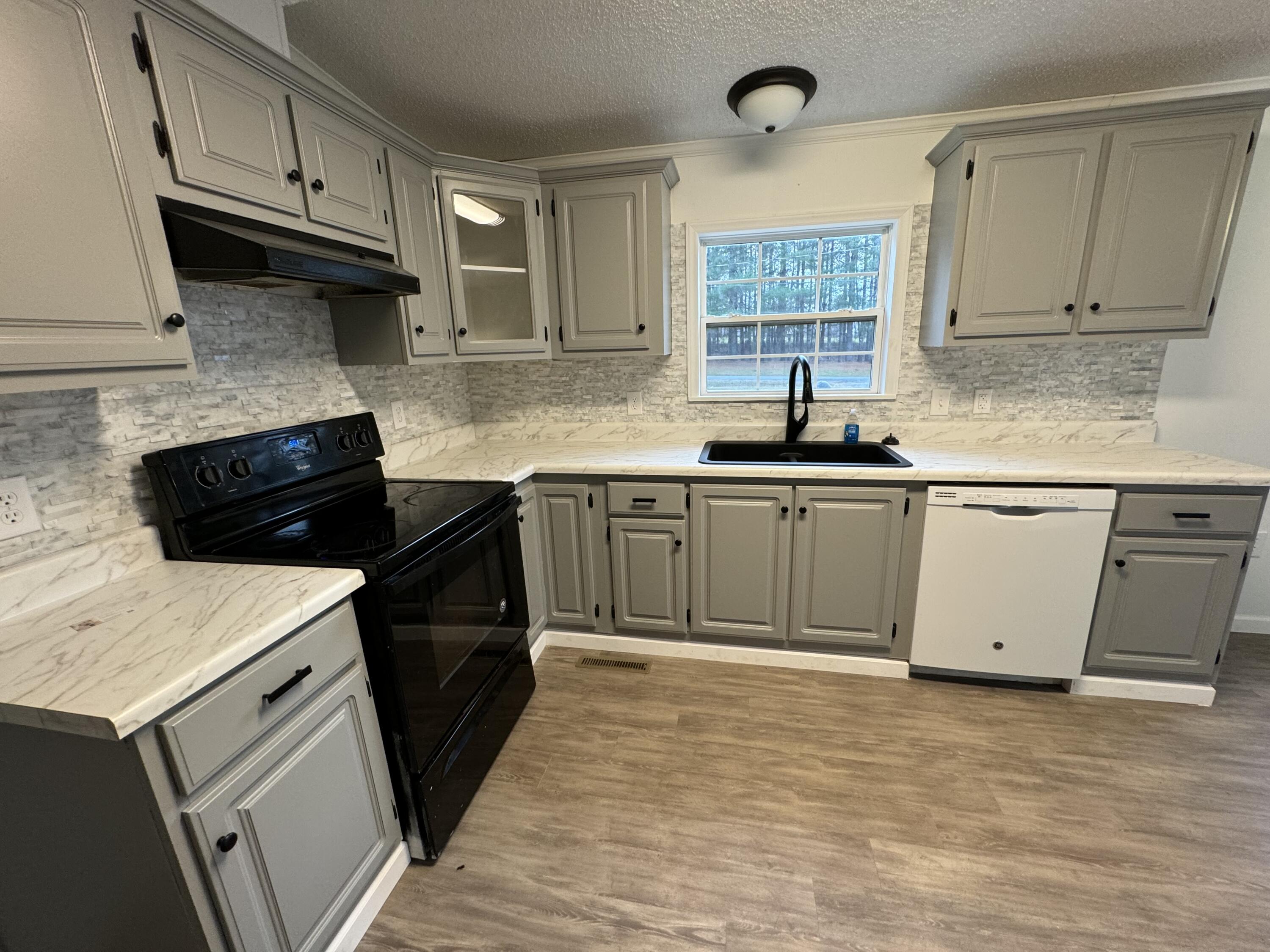 40 McDonald Road Wirtz, VA 24184 - Photo 5 of 26 Kitchen