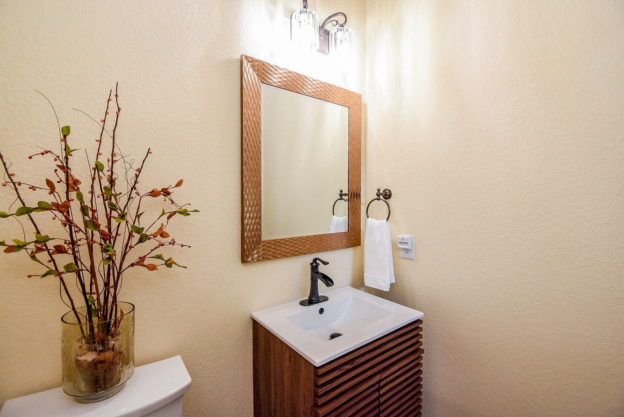 27607 Macklind Ridge Lane Katy, TX 77494 - Photo 34 of 50 Powder bath.