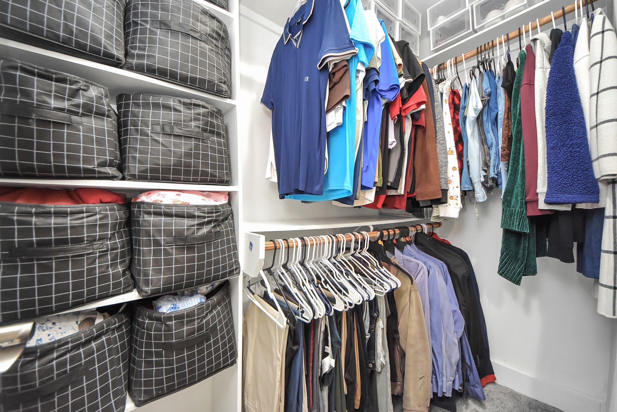 1110 Johnson Street Pasadena, TX 77506 - Photo 23 of 36 a view of walk in closet with clothes