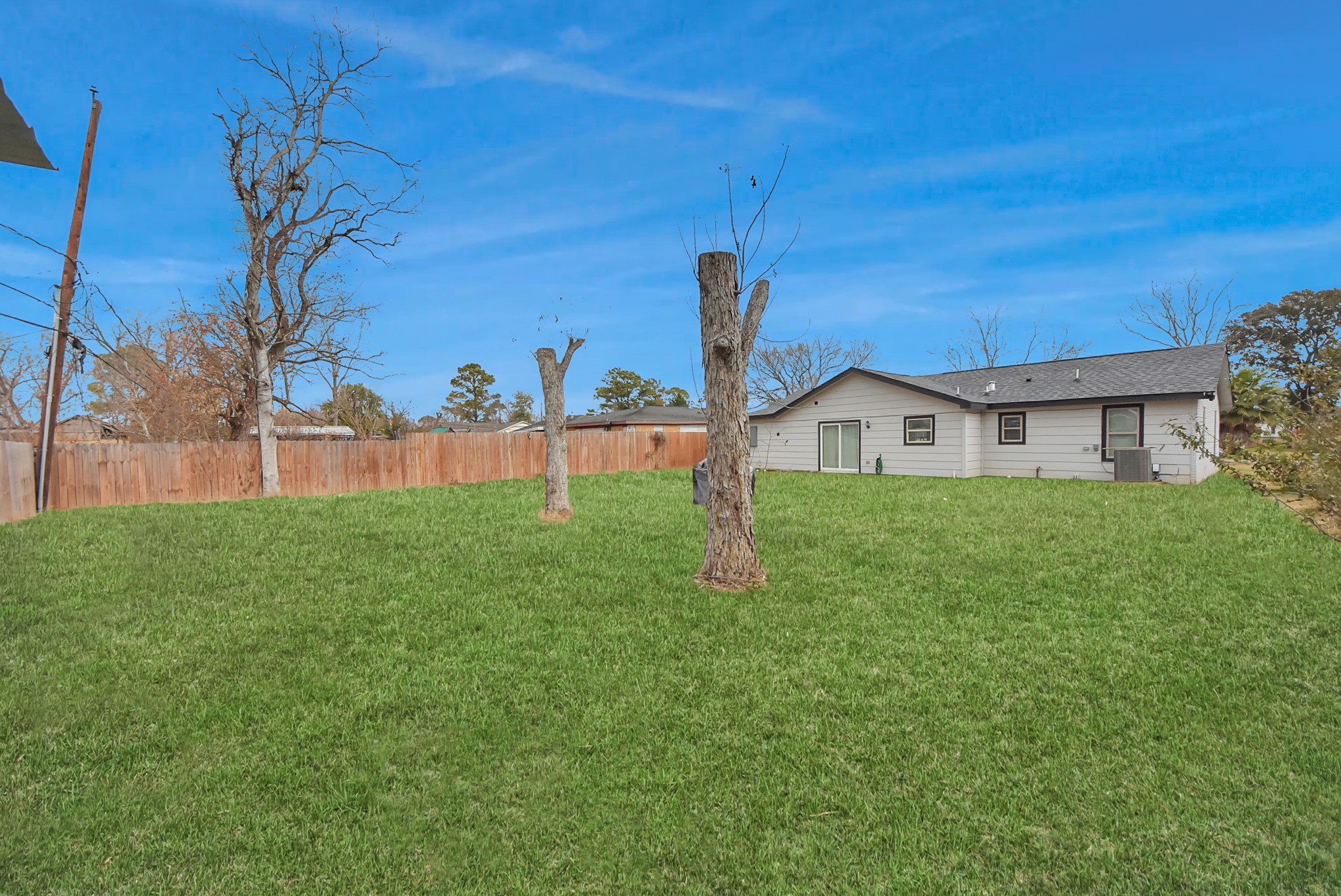 1110 Johnson Street Pasadena, TX 77506 - Photo 29 of 36 a house view with a outdoor space