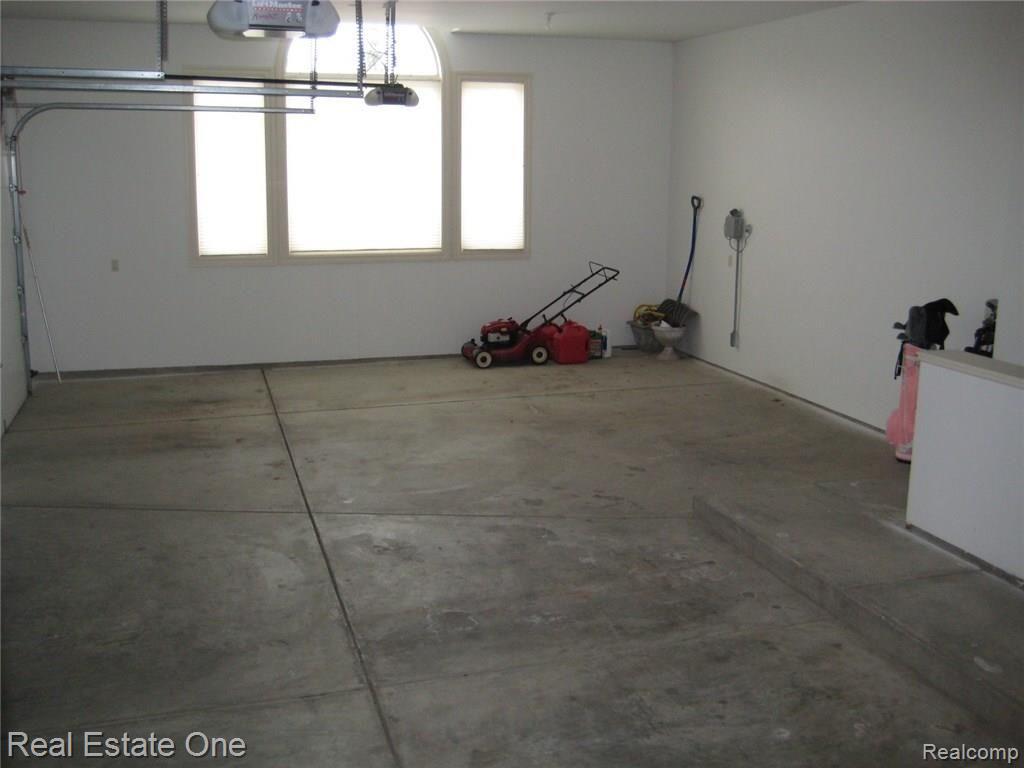 2719 Heights View Court Rochester, MI 48306 - Photo 40 of 41 garage.JPG