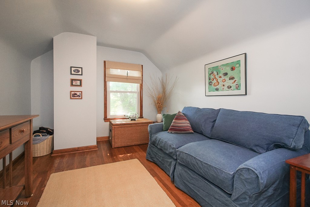 3849 Bainbridge Road Cleveland Heights, OH 44118 - Photo 20 of 25 Upstairs bedroom with great light and hardwood floors.