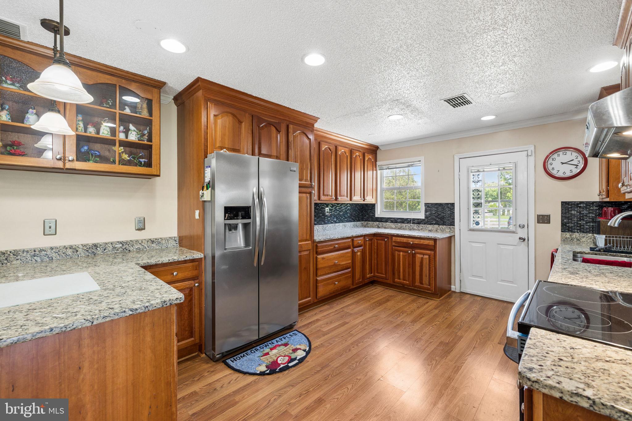 14917 Compton Road Centreville, VA 20121 - Photo 11 of 72 Eat In Kitchen