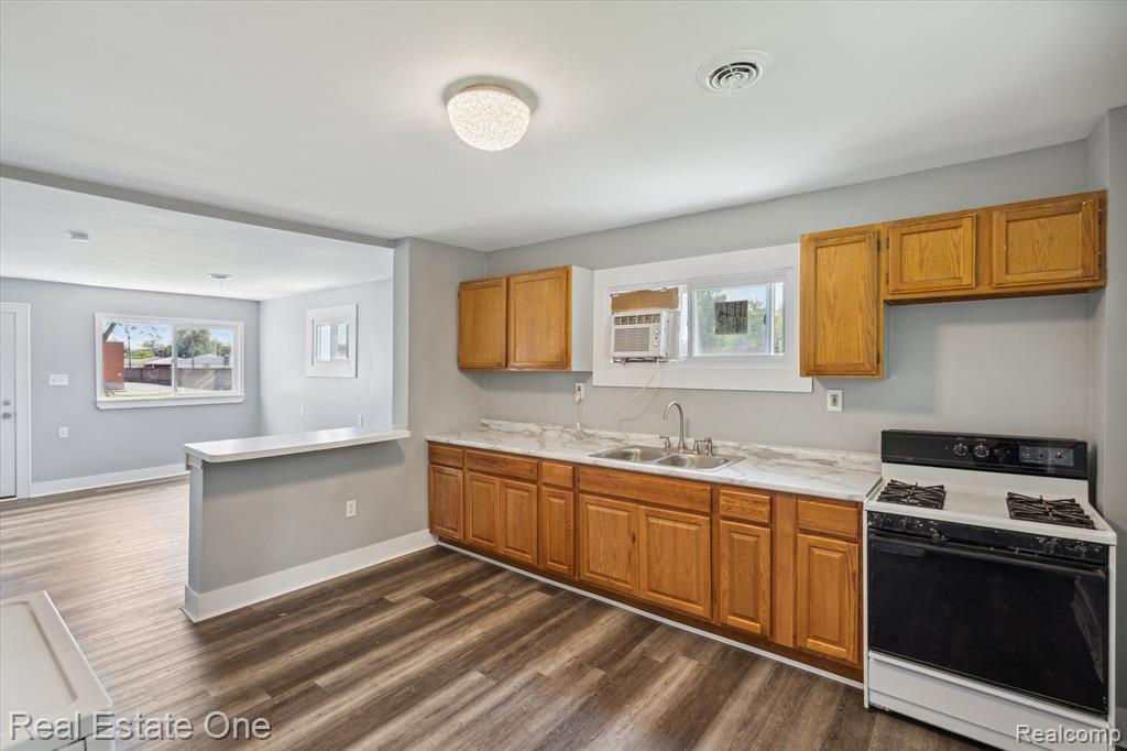 22750 Wick Road Taylor, MI 48180 - Photo 13 of 26