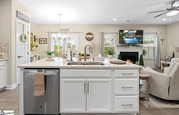 $319,900 | 532 Martin Crk Drive, Simpsonville, SC 29680