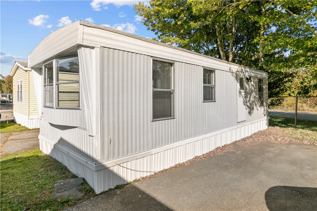 849 Forest Park Middletown, RI 02842 - Photo 14 of 17