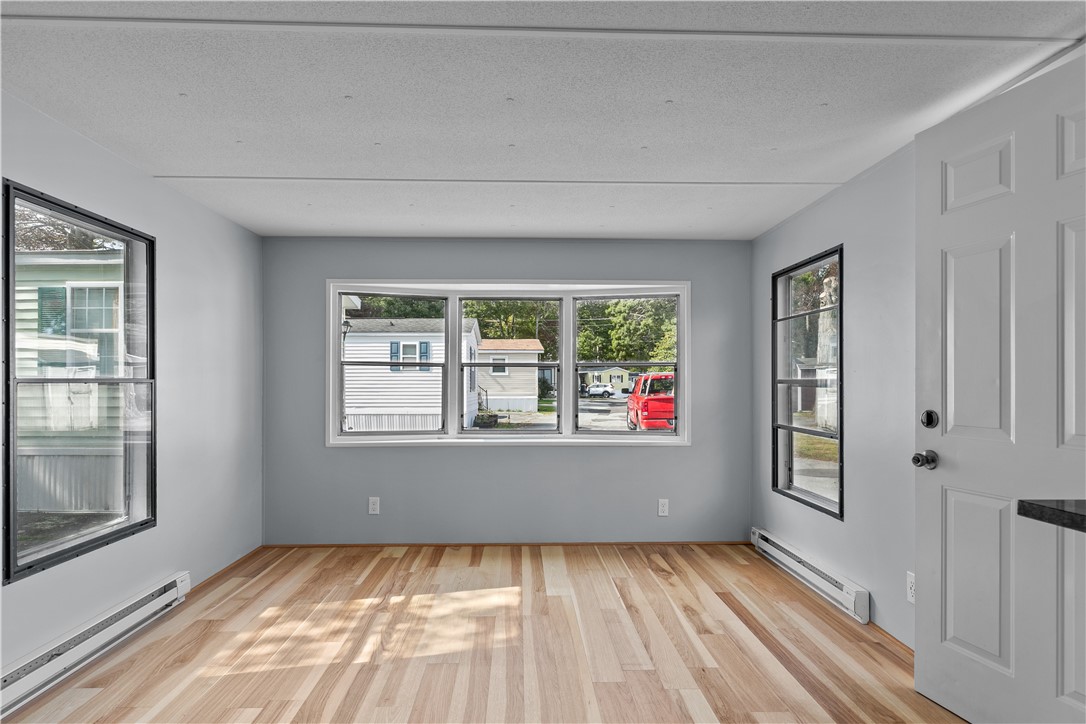 849 Forest Park Middletown, RI 02842 - Photo 5 of 17