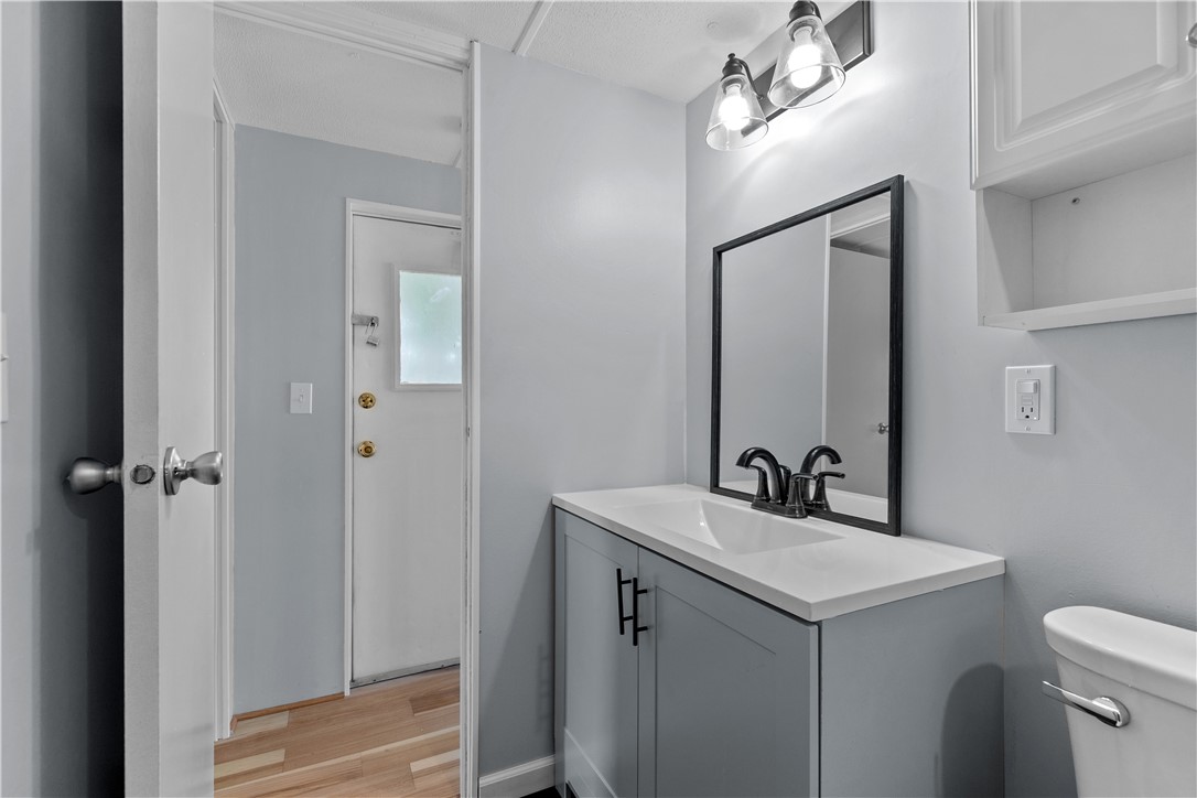 849 Forest Park Middletown, RI 02842 - Photo 7 of 17