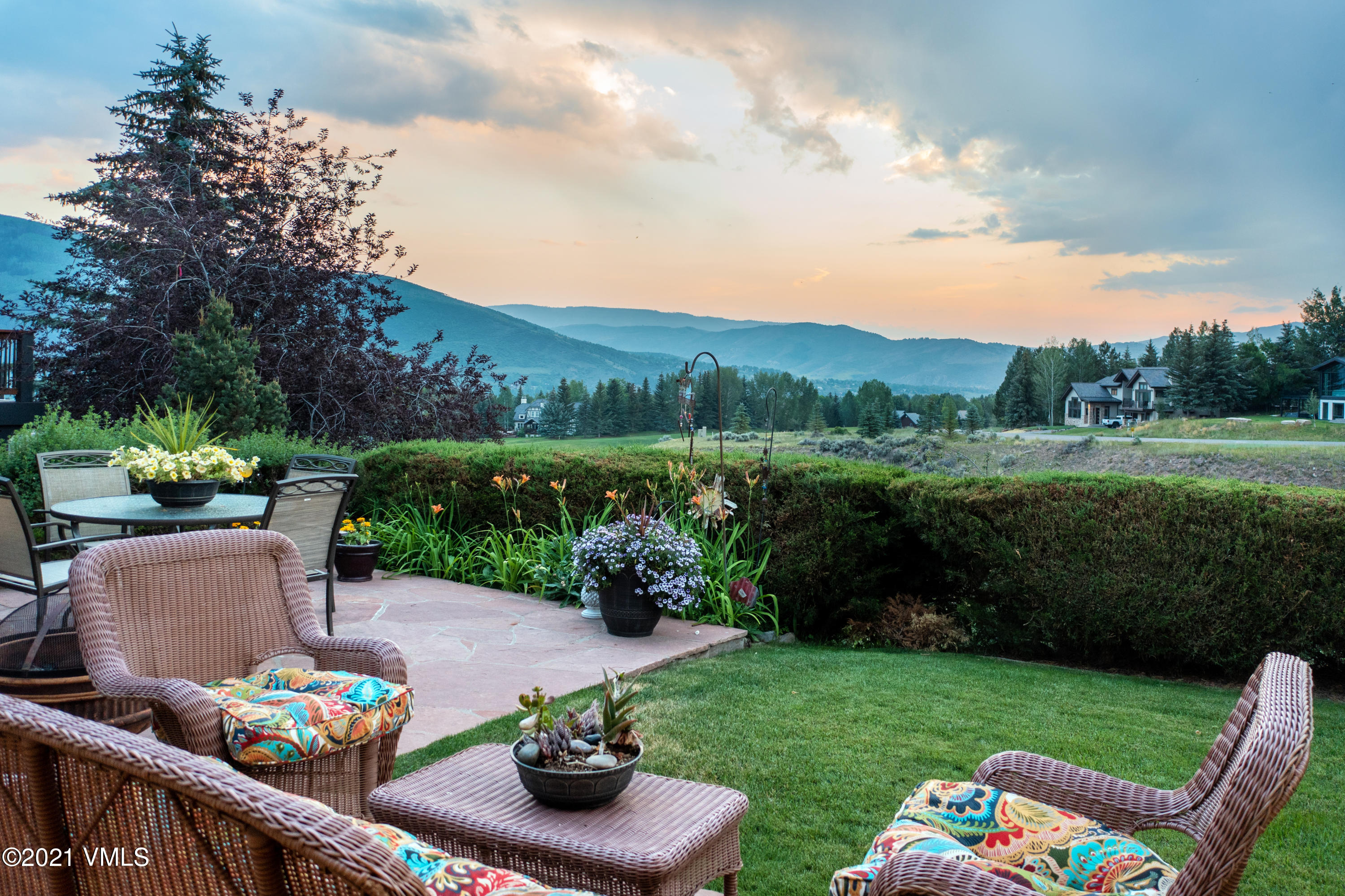760 June Creek Road Edwards, CO 81632 - Photo 4 of 25 760 June Creek Rd patio view