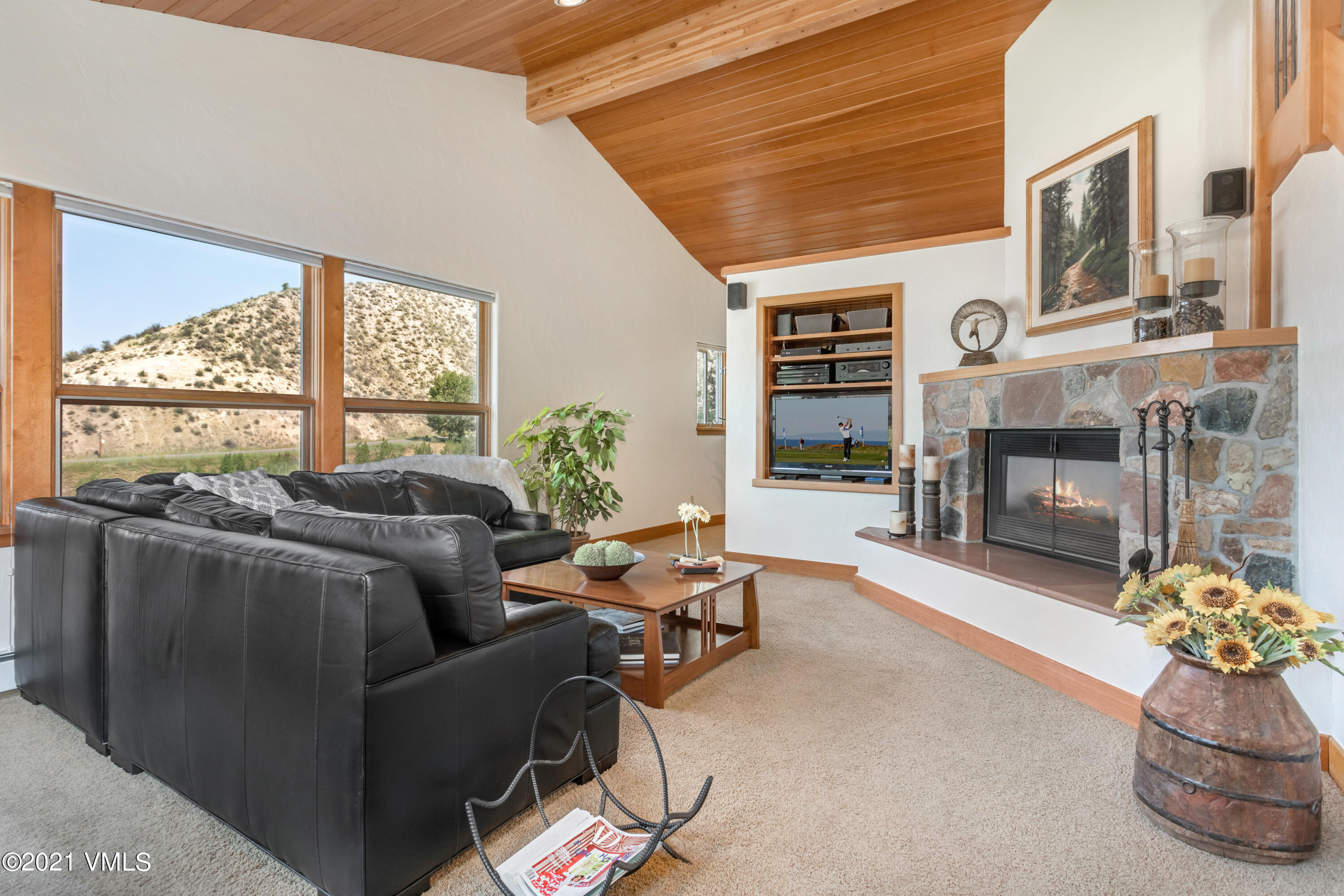 760 June Creek Road Edwards, CO 81632 - Photo 6 of 25 Living Room