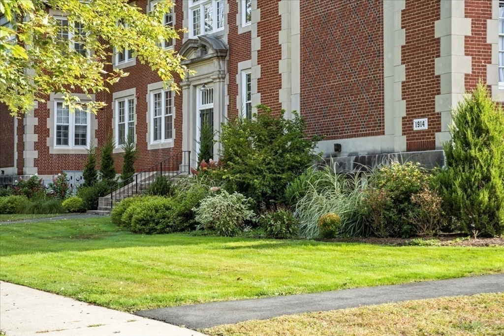 58 Main Street, Unit 3 Hatfield, MA 01038 - Photo 22 of 32