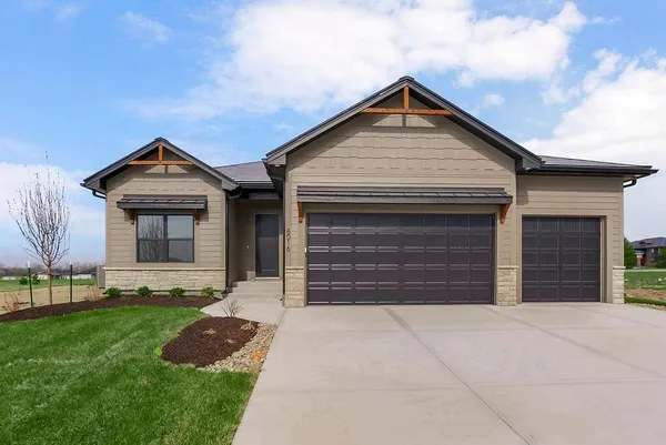 $650,000 | 8016 Southeast Hoot Owl Street, Blue Springs, MO 64014