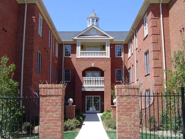 $3,295 | 413 West Barbee Chapel Road, Chapel Hill, NC 27517