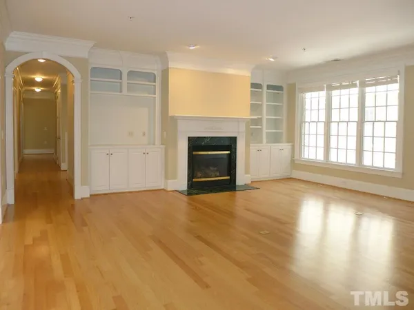 $3,295 | 413 West Barbee Chapel Road, Chapel Hill, NC 27517