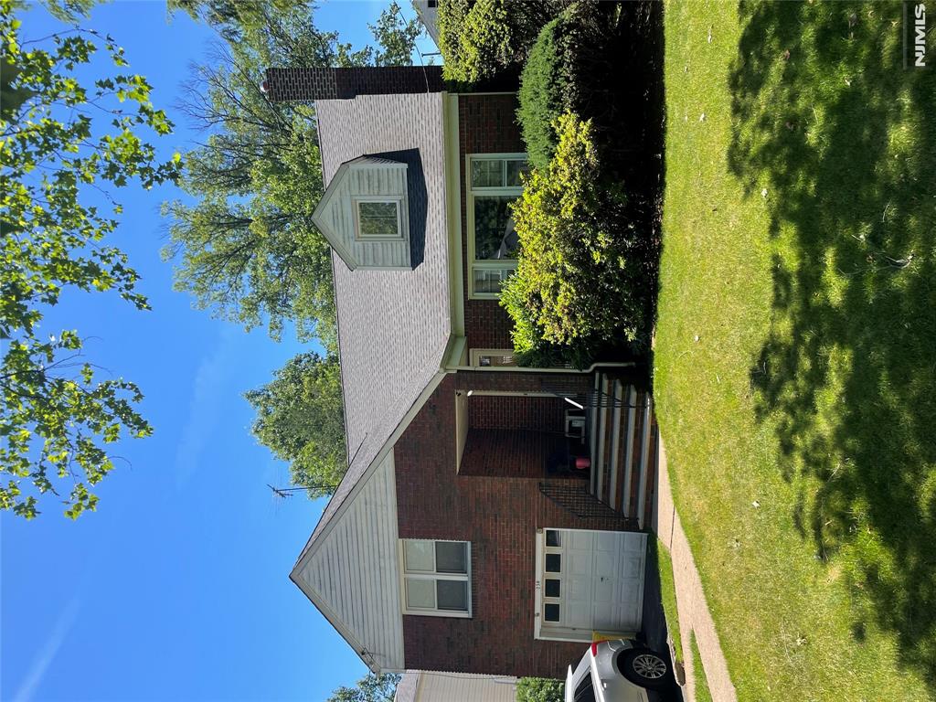250 Briarcliffe Road Teaneck, NJ 07666 - Photo 2 of 3