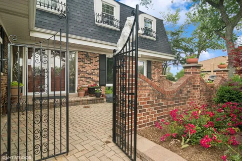 $599,000 | 606 Deborah Court, Schaumburg, IL 60193