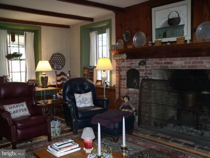 3042 Bedminster Road Perkasie, PA 18944 - Photo 2 of 14 Living Room