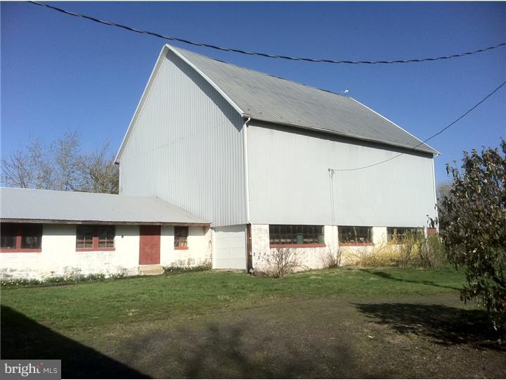3042 Bedminster Road Perkasie, PA 18944 - Photo 13 of 14 Barn