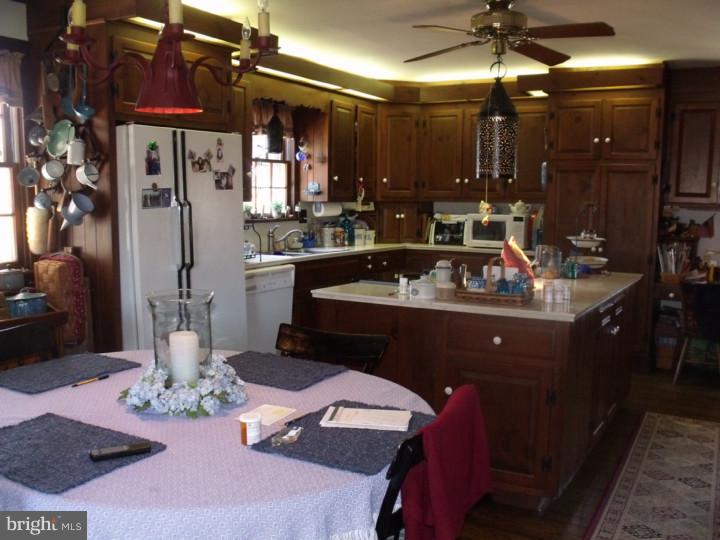 3042 Bedminster Road Perkasie, PA 18944 - Photo 7 of 14 Kitchen