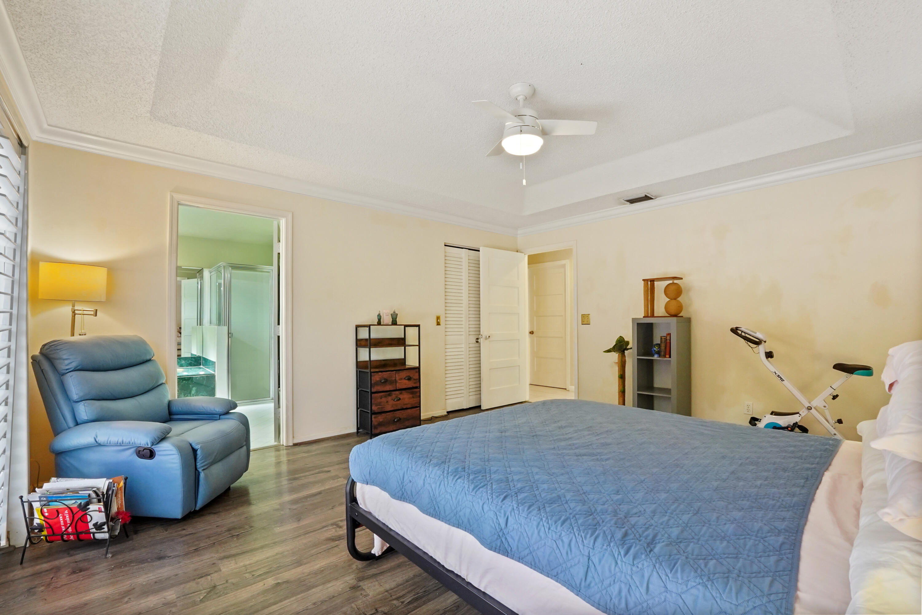 132 West Lee Road Delray Beach, FL 33445 - Photo 26 of 41 a bedroom with a bed and furniture
