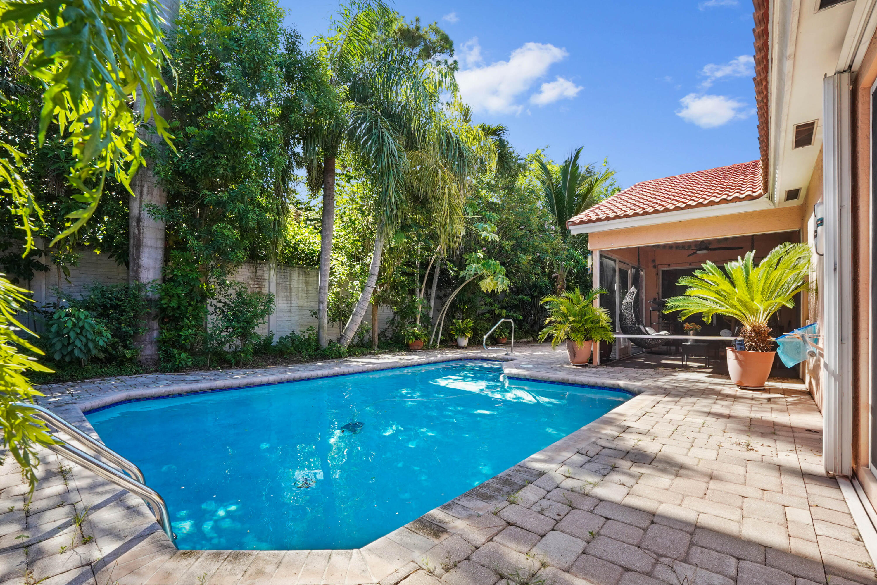 132 West Lee Road Delray Beach, FL 33445 - Photo 39 of 41 a view of swimming pool