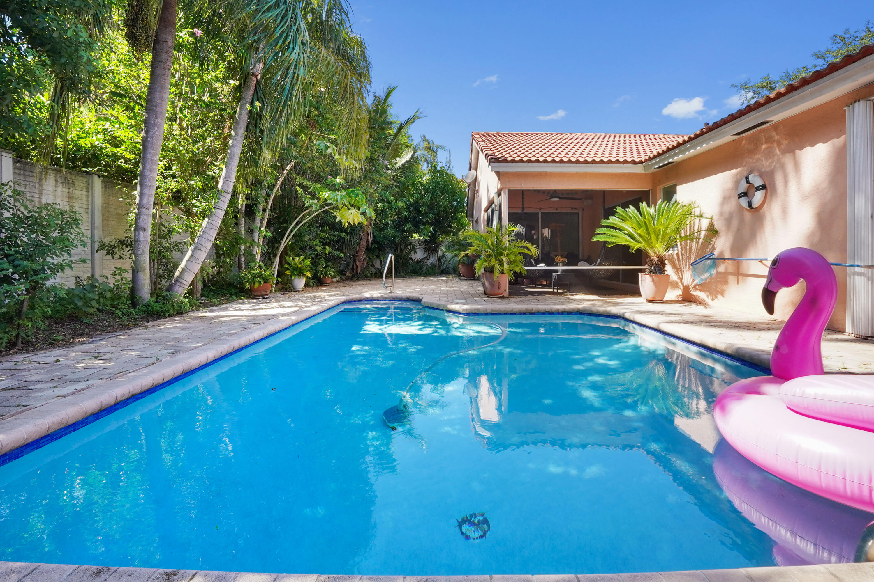 132 West Lee Road Delray Beach, FL 33445 - Photo 40 of 41 a view of a backyard