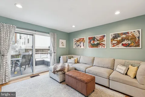 $895,000 | 429 Gaskill Street, Philadelphia, PA 19147