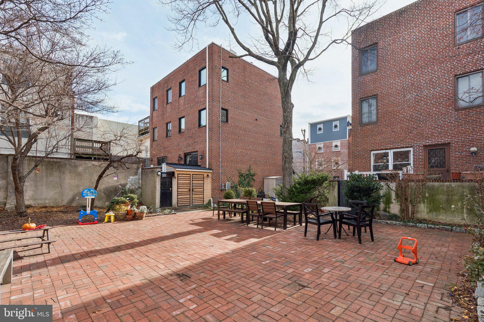 429 Gaskill Street Philadelphia, PA 19147 - Photo 58 of 63 a view of a building with sitting area