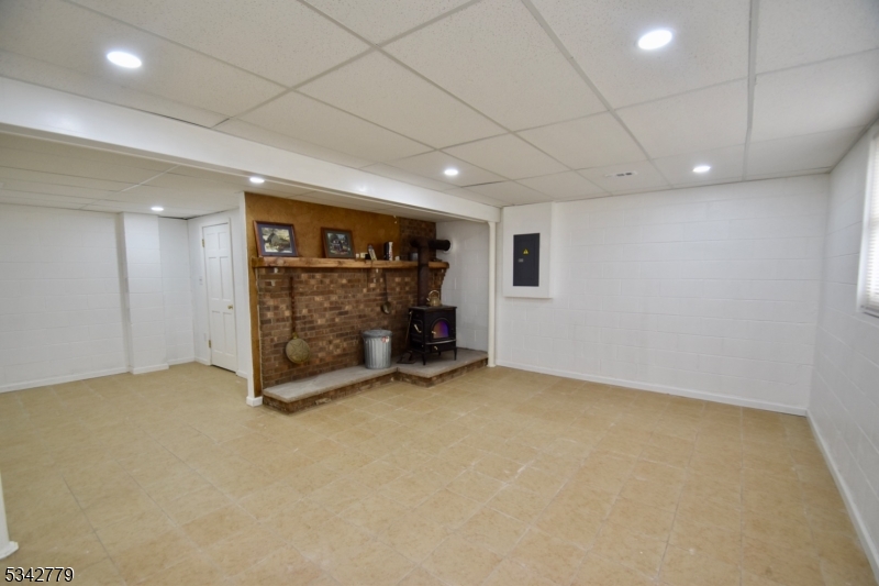 38 Notch Road Oak Ridge, NJ 07438 - Photo 18 of 25 Gallery Image 18