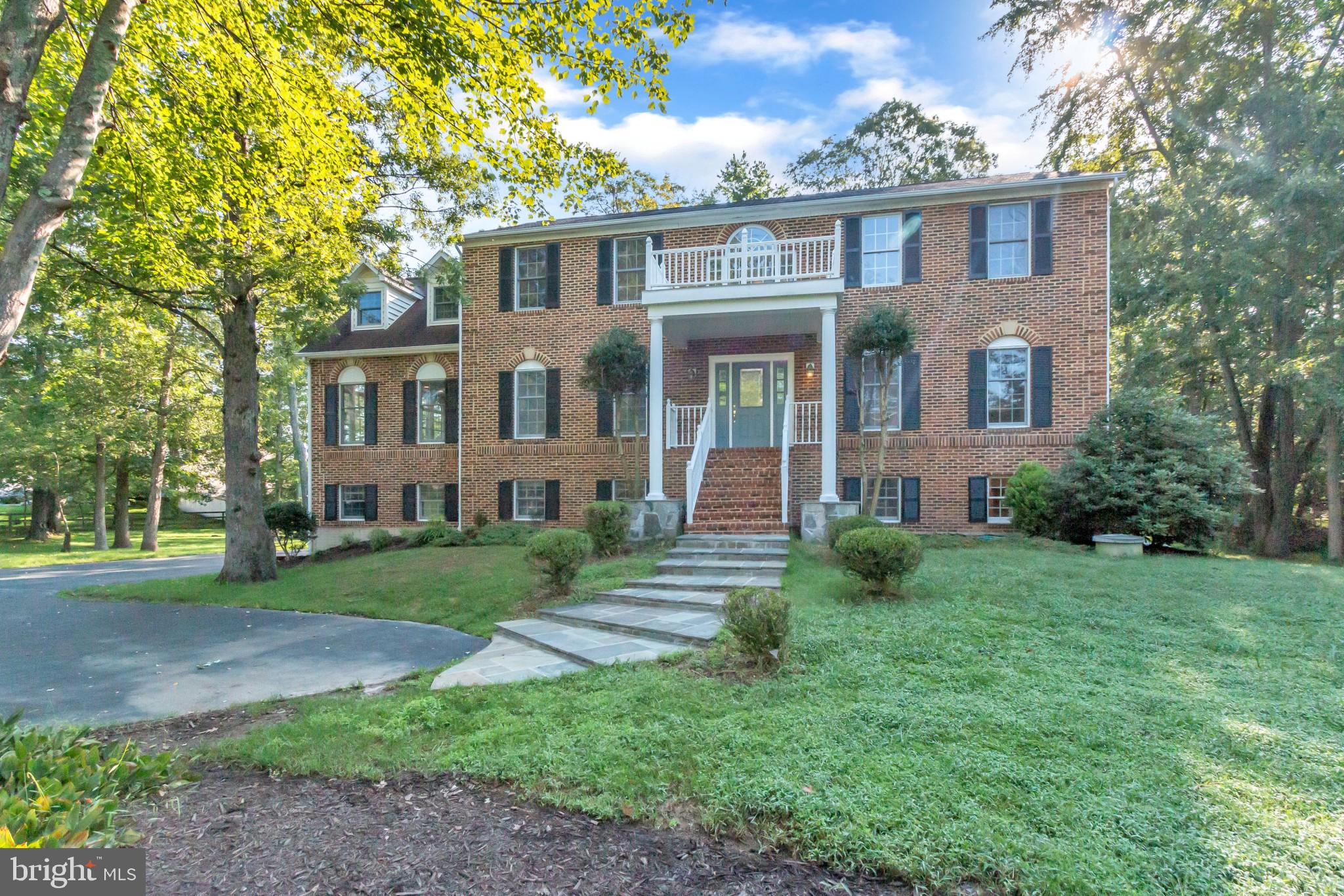 5901 Colchester Road Fairfax, VA 22030 - Photo 2 of 30