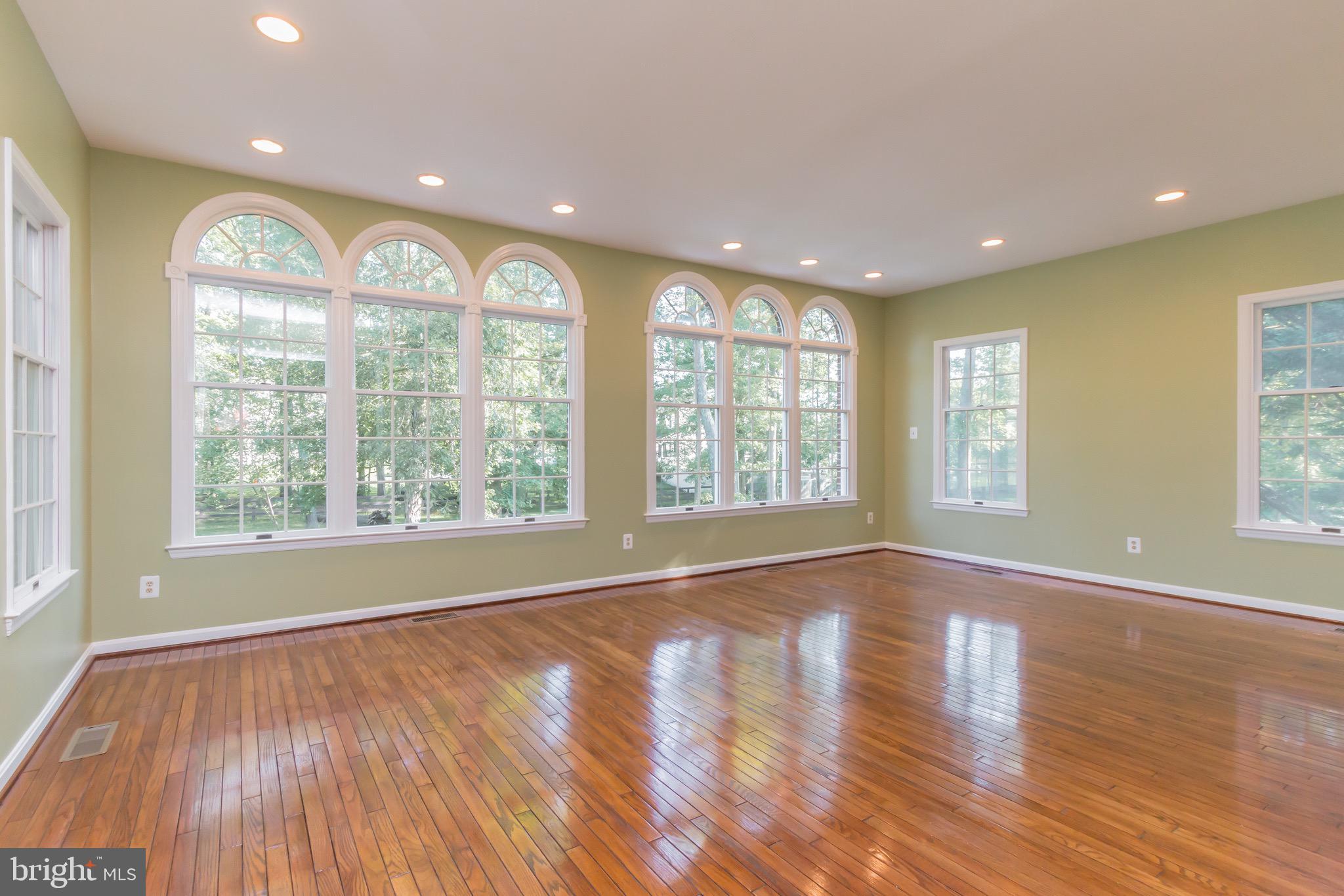 5901 Colchester Road Fairfax, VA 22030 - Photo 12 of 30