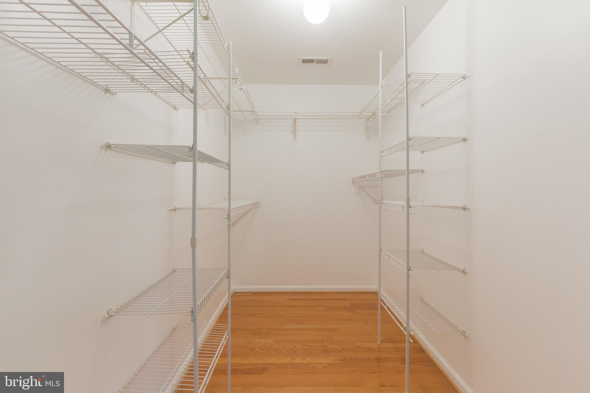 5901 Colchester Road Fairfax, VA 22030 - Photo 19 of 30