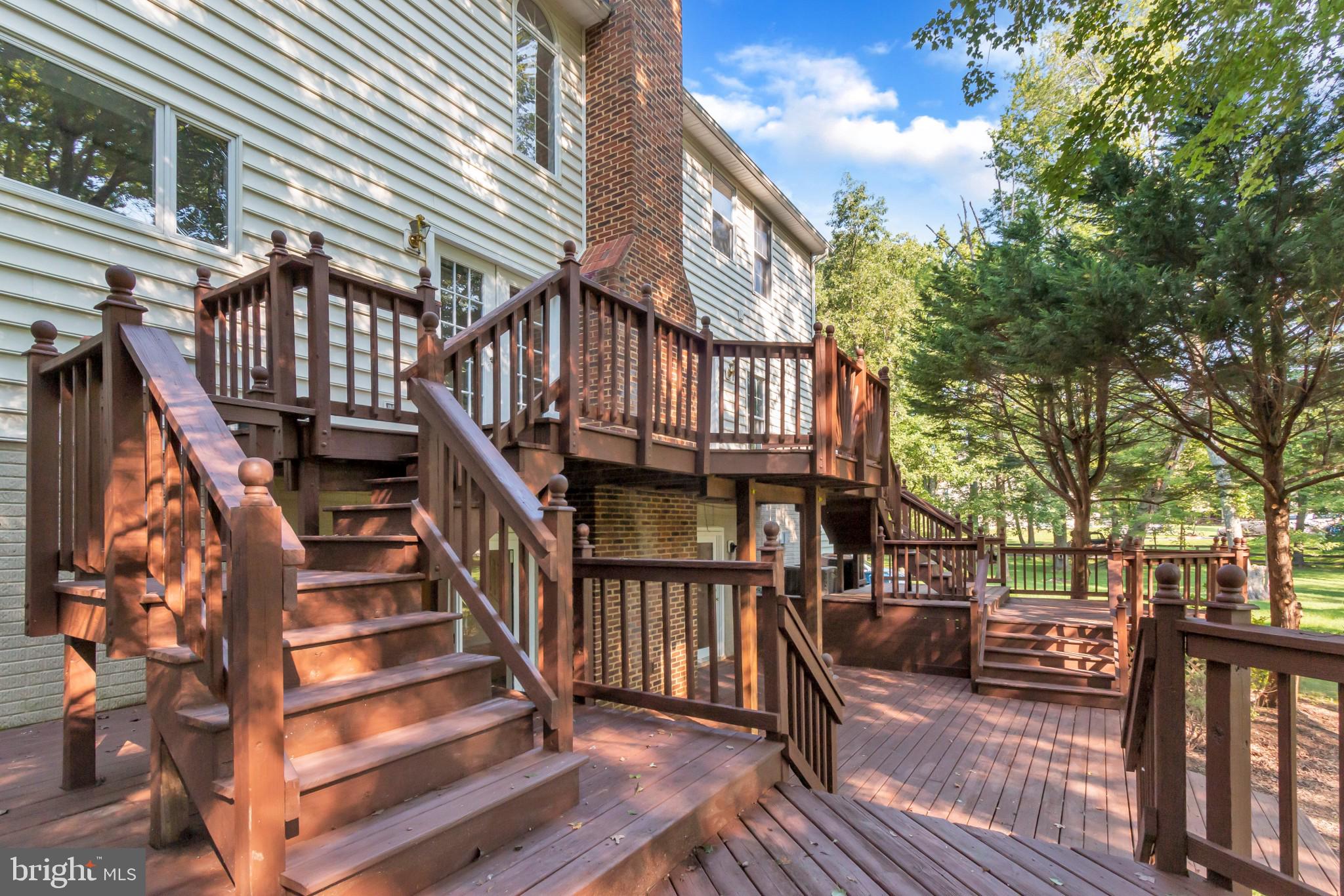 5901 Colchester Road Fairfax, VA 22030 - Photo 4 of 30