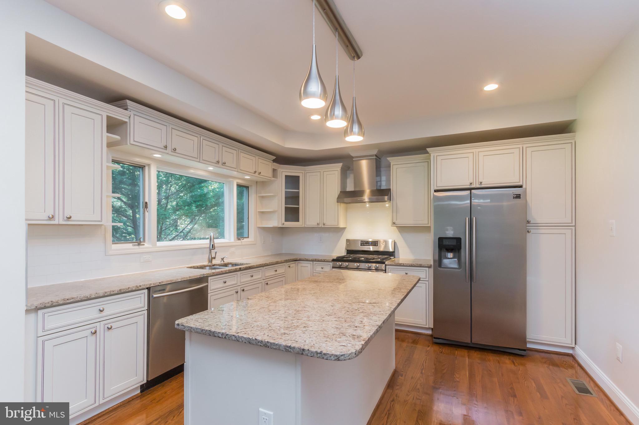 5901 Colchester Road Fairfax, VA 22030 - Photo 6 of 30