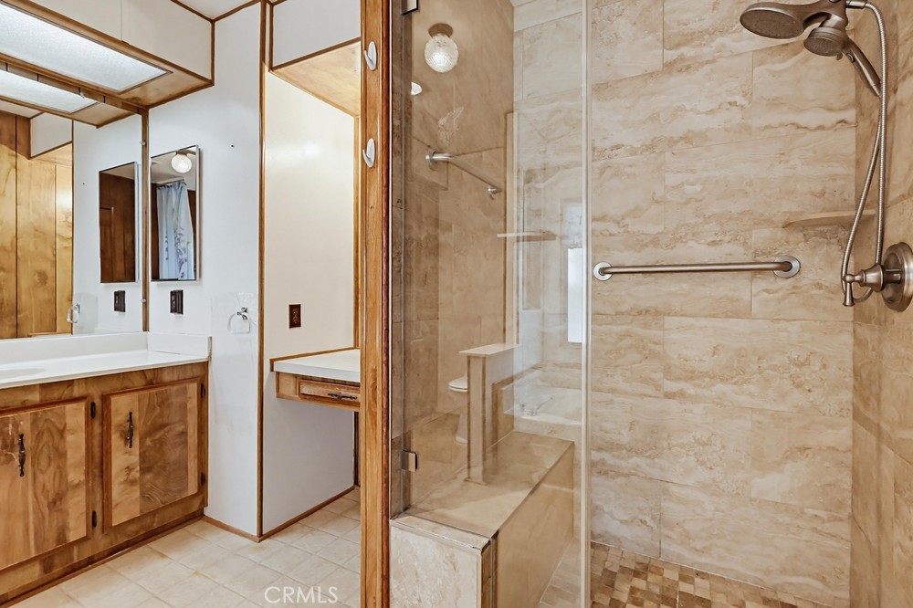 31244 North Lakehills Road Castaic, CA 91384 - Photo 43 of 72 Primary bathroom
