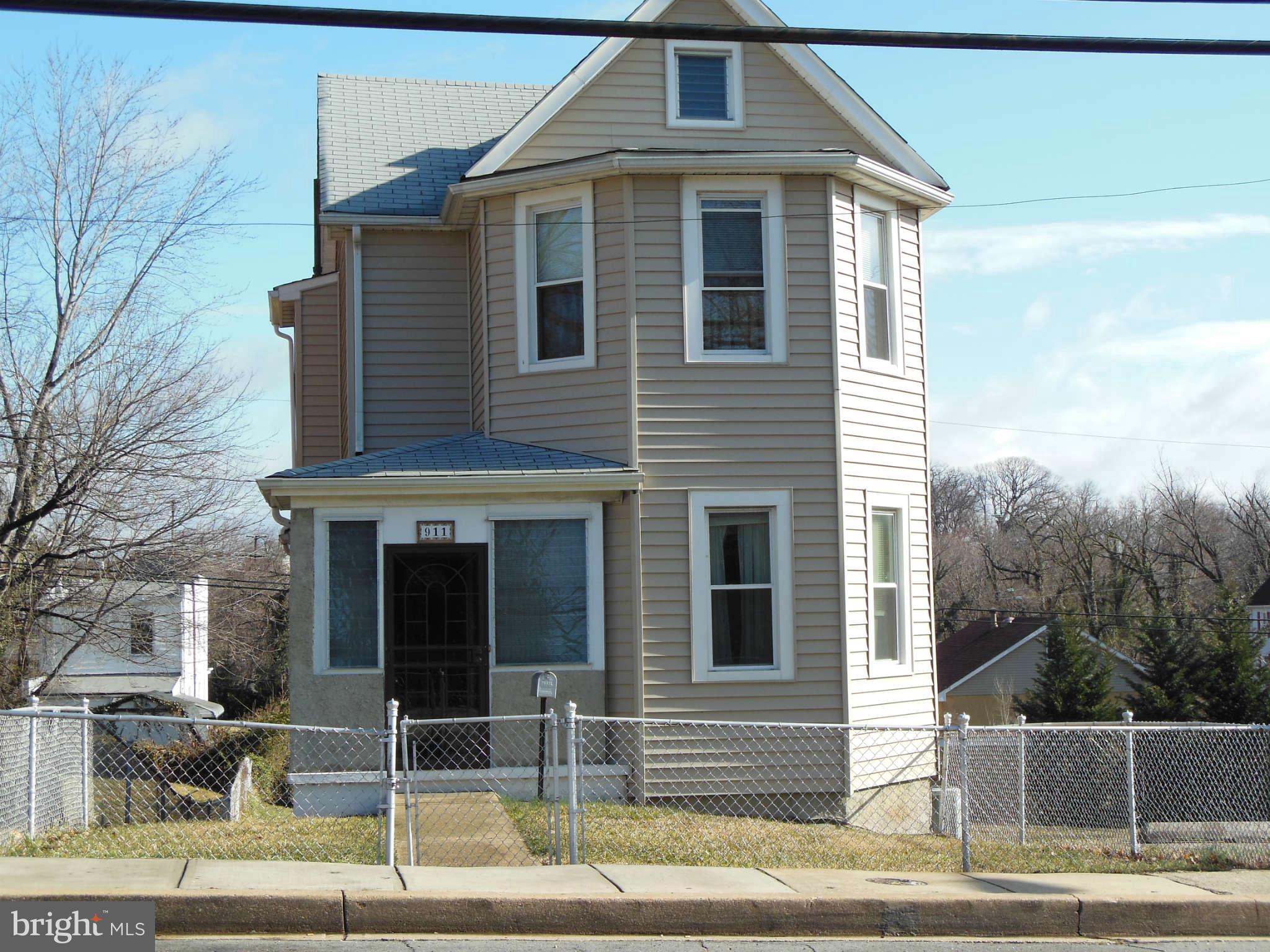 911 Desoto Road Baltimore, MD 21223 - Photo 2 of 16 Exterior (Front)