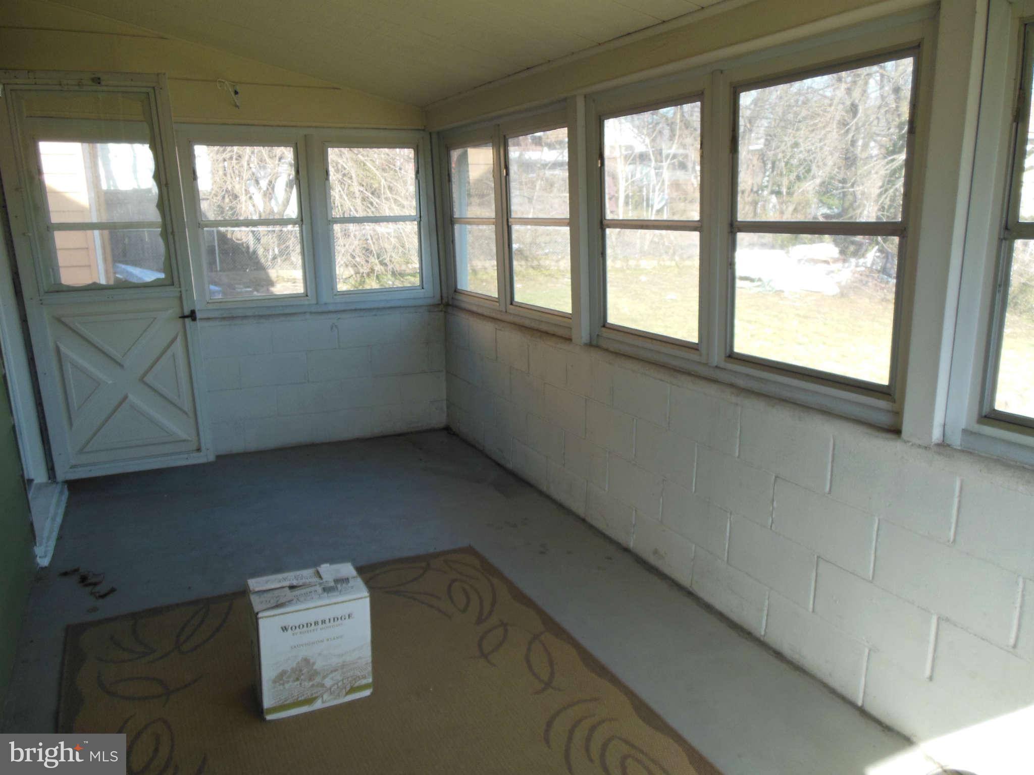 911 Desoto Road Baltimore, MD 21223 - Photo 12 of 16 Interior (General)