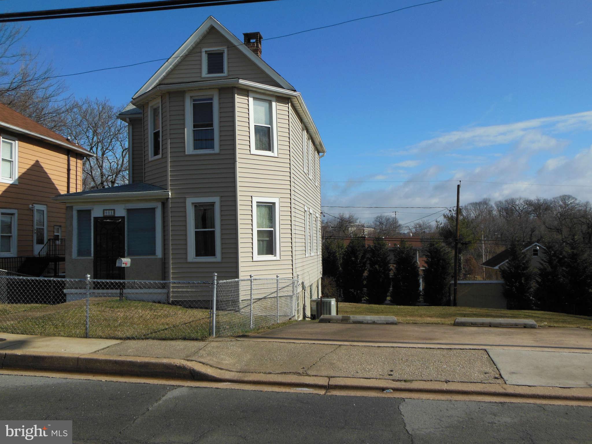 911 Desoto Road Baltimore, MD 21223 - Photo 3 of 16 Exterior (Front)