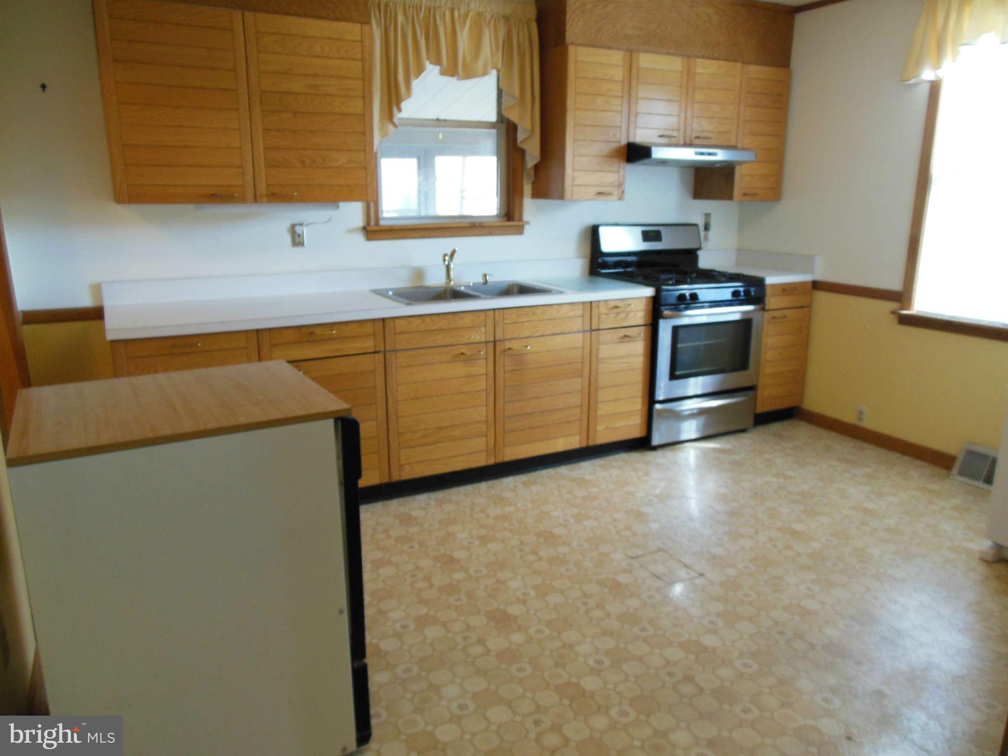 911 Desoto Road Baltimore, MD 21223 - Photo 9 of 16 Kitchen