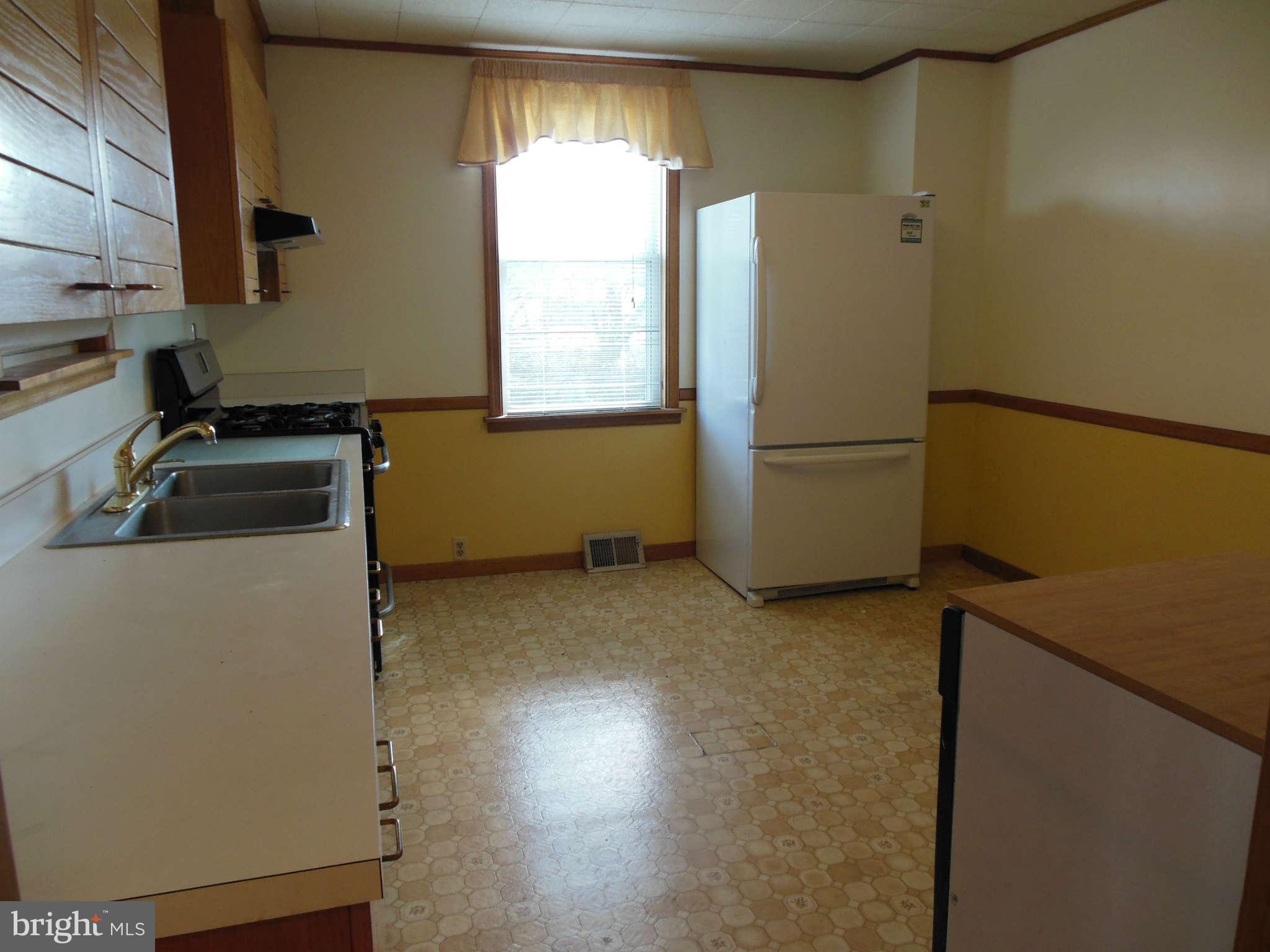 911 Desoto Road Baltimore, MD 21223 - Photo 10 of 16 Kitchen