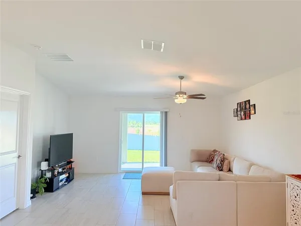 $2,300 | 35080 Brackett Bend, Zephyrhills, FL 33541
