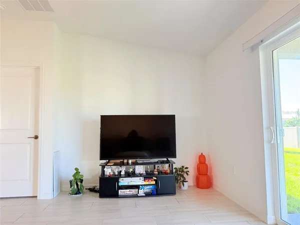 $2,300 | 35080 Brackett Bend, Zephyrhills, FL 33541