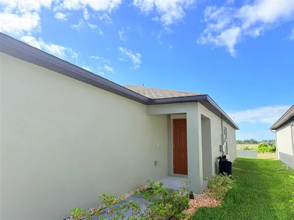 $2,300 | 35080 Brackett Bend, Zephyrhills, FL 33541
