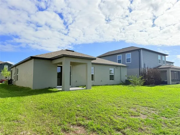 $2,300 | 35080 Brackett Bend, Zephyrhills, FL 33541