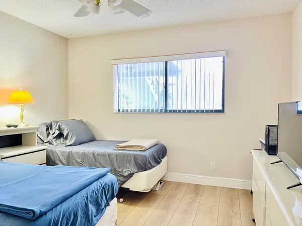 $1,800 | 4725 Lucerne Lakes Boulevard East, Unit 311, Lake Worth, FL 33467