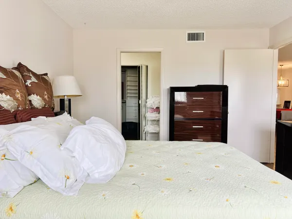 $1,800 | 4725 Lucerne Lakes Boulevard East, Unit 311, Lake Worth, FL 33467