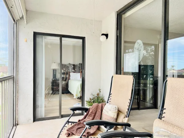 $1,800 | 4725 Lucerne Lakes Boulevard East, Unit 311, Lake Worth, FL 33467