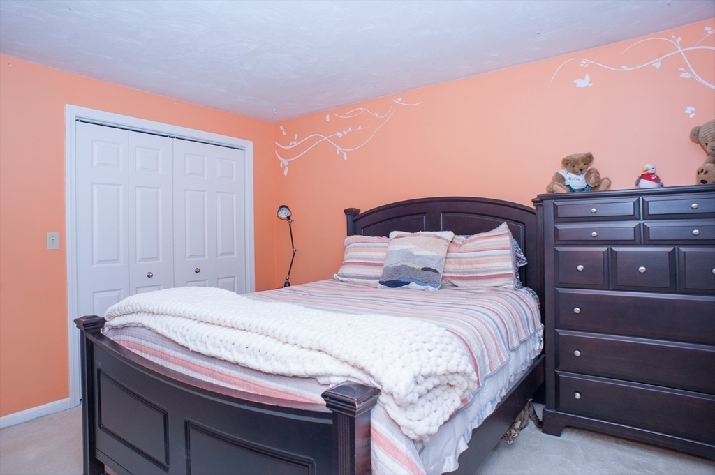 13 King Philip Path Mendon, MA 01756 - Photo 24 of 38