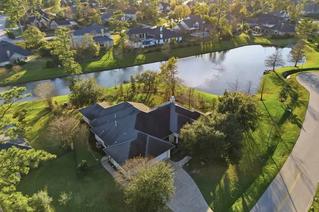 $820,000 | 8110 Hideaway Lake Circle, Spring, TX 77389